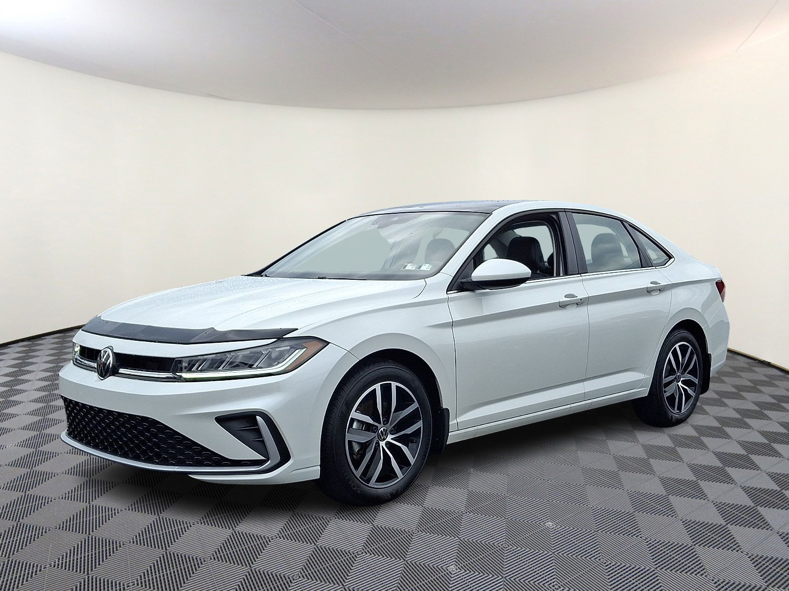 Used 2026 Volkswagen Jetta SE FWD image 3