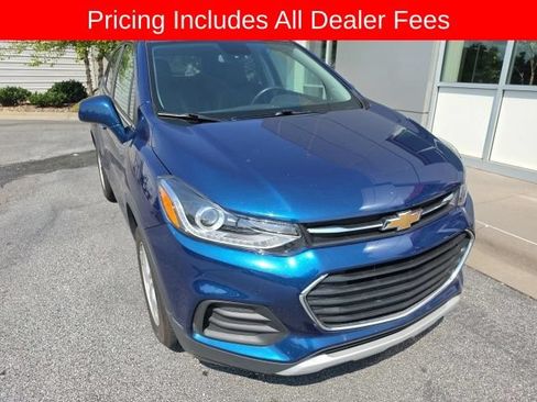 Used 2020 Chevrolet Trax LT w/ LT Convenience Package FWD image 4