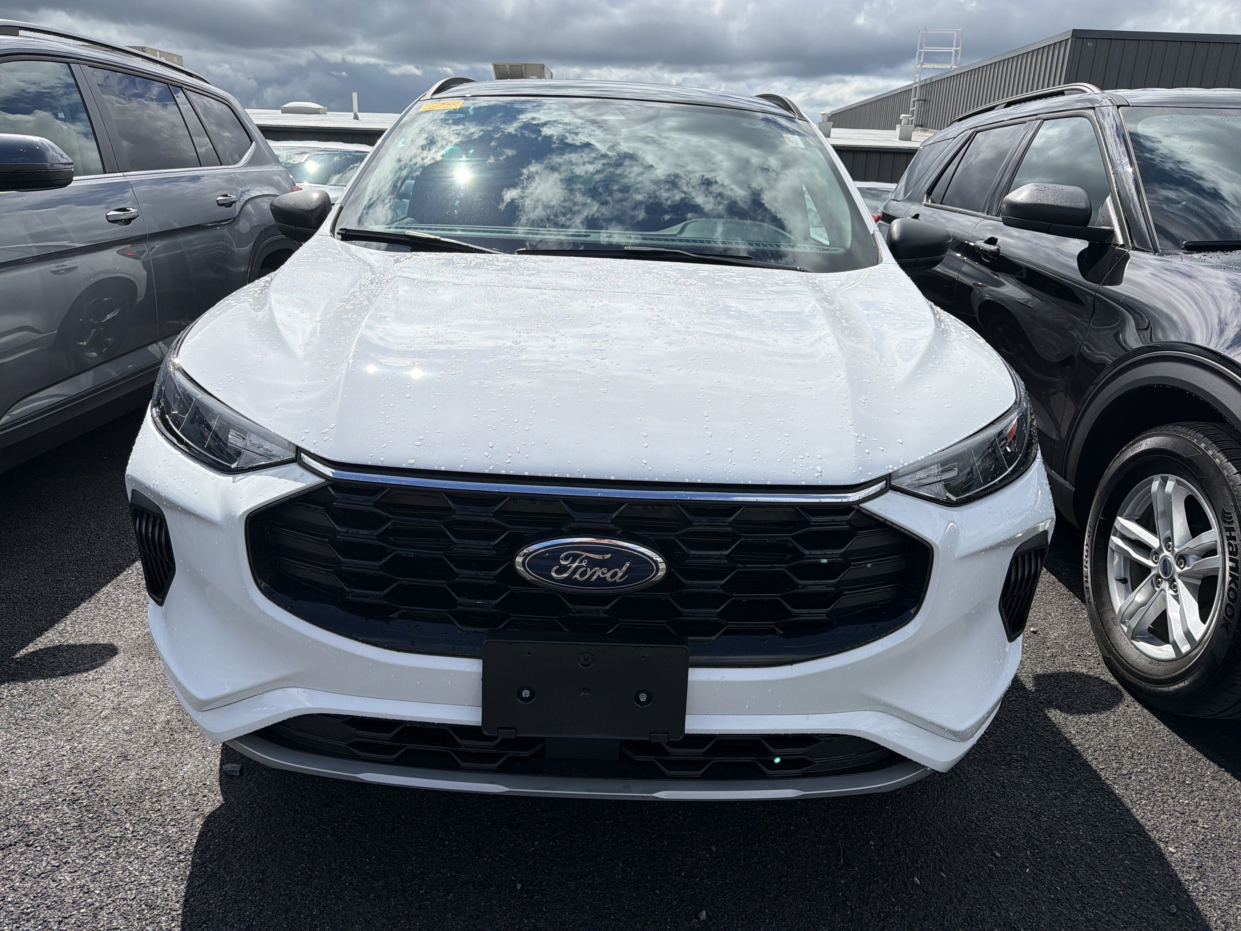 Used 2023 Ford Escape ST-Line w/ Tech Pack #1 AWD/4WD image 3