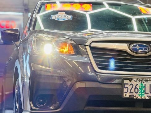 Used 2019 Subaru Forester Premium AWD/4WD image 3