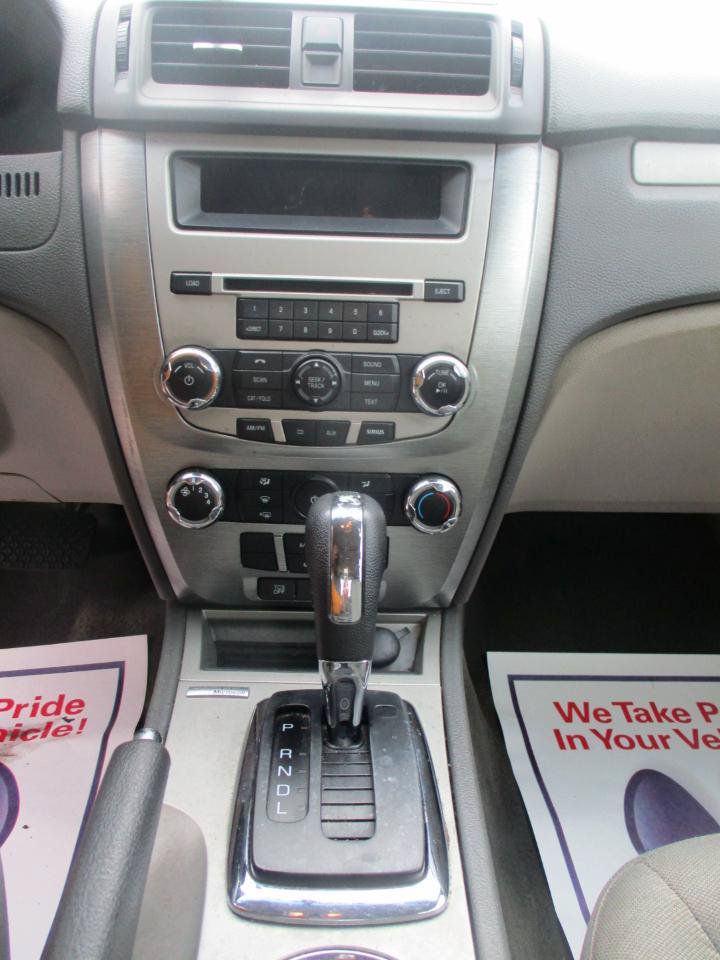 Used 2012 Ford Fusion SE FWD image 12