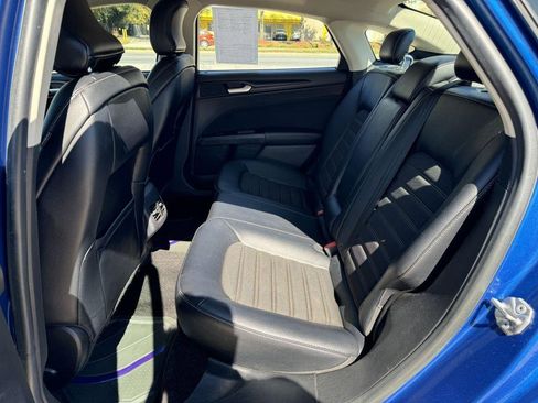 Used 2018 Ford Fusion SE w/ Equipment Group 601A image 10