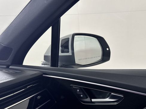 Used 2025 Audi Q7 3.0T Premium Plus w/ Premium Plus Package image 19