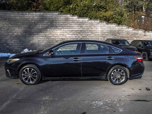 Used 2016 Toyota Avalon XLE image 10