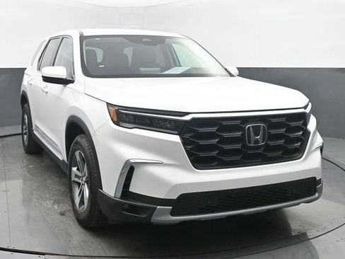 Used 2025 Honda Pilot EX-L image 8