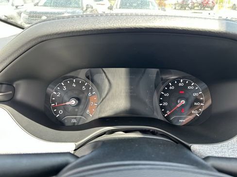 Used 2022 Jeep Compass Latitude w/ Sun and Sound Group AWD/4WD image 11