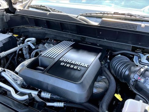 Used 2023 Chevrolet Silverado 1500 LT w/ Z71 Off-Road Package AWD/4WD image 29