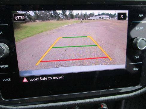 Used 2024 Volkswagen Tiguan S image 38