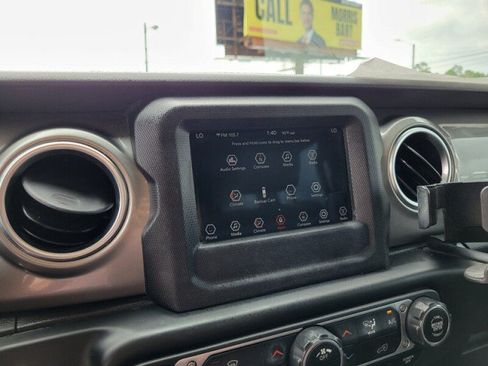 Used 2020 Jeep Wrangler Unlimited Sahara AWD/4WD image 19