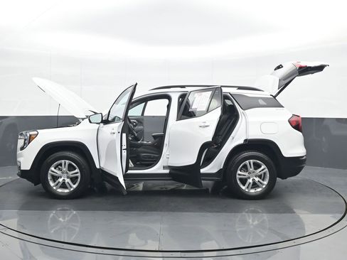 Used 2023 GMC Terrain SLE w/ Driver Convenience Package image 27