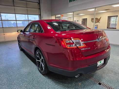 Used 2015 Ford Taurus Limited w/ Equipment Group 301A AWD/4WD image 9