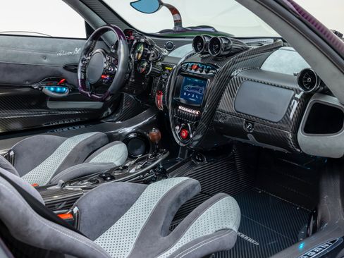 Used 2020 Pagani Huayra image 19