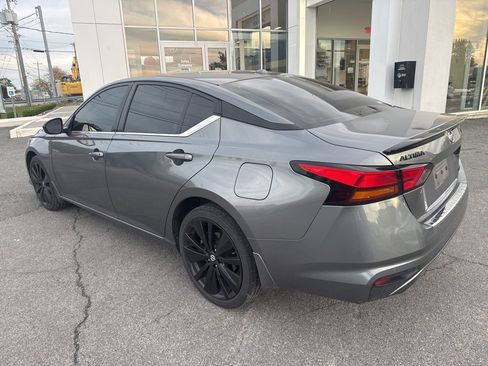 Used 2022 Nissan Altima 2.5 SR w/ Midnight Edition Package image 7