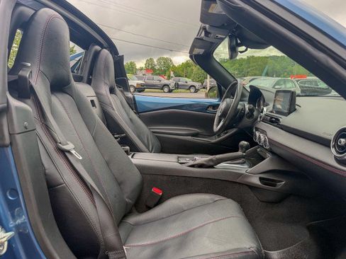 Used 2018 MAZDA MX-5 Miata RF Grand Touring RWD image 12