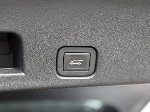 Used 2025 GMC Acadia Elevation FWD image 10