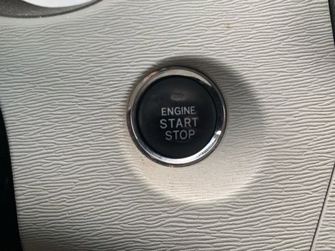 Used 2013 Toyota Sienna XLE image 14