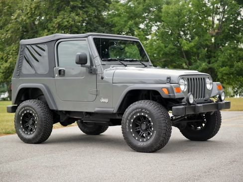 Used 2004 Jeep Wrangler 4WD w/ 30" Tire & Wheel Group image 1