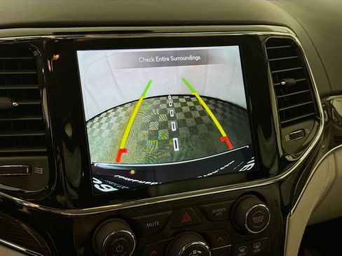 Used 2021 Jeep Grand Cherokee Summit AWD/4WD image 14