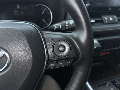 Used 2019 Toyota RAV4 Limited w/ Advanced Technology Package AWD/4WD image 23