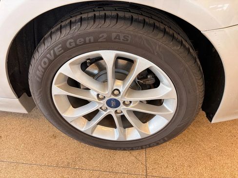 Used 2019 Ford Fusion SE image 34