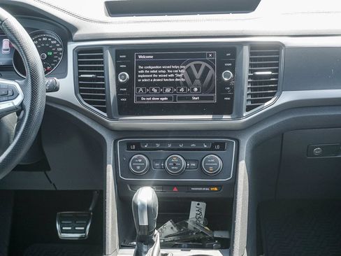 Used 2020 Volkswagen Atlas Cross Sport SE w/ Panoramic Sunroof Package AWD/4WD image 15