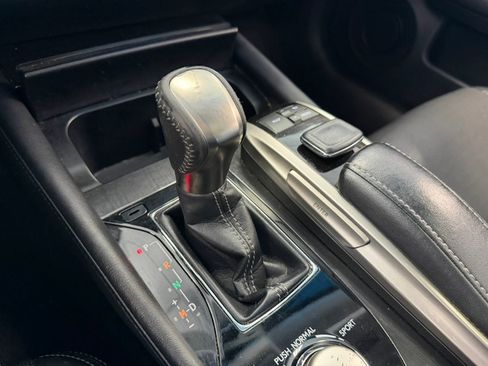 Used 2016 Lexus GS 200t image 40