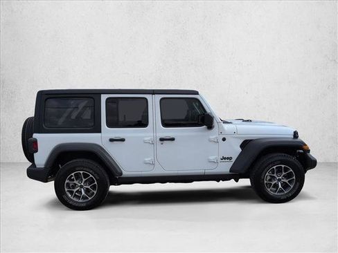 Used 2024 Jeep Wrangler Sport S image 4