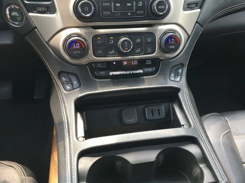 Used 2020 GMC Yukon XL Denali AWD/4WD image 18