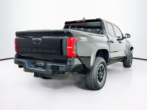 Used 2025 Toyota Tacoma TRD Off-Road image 9