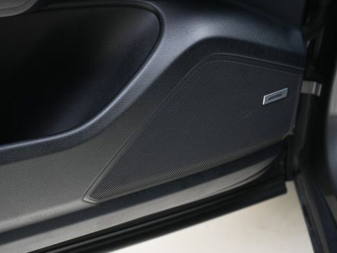 Used 2019 Porsche Cayenne image 27