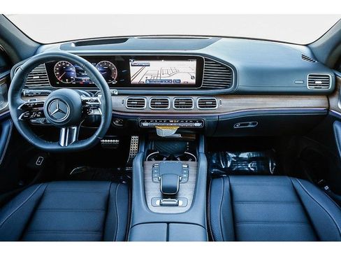New 2026 Mercedes-Benz GLS 580 4MATIC image 10