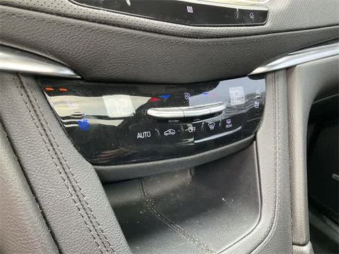 Used 2021 Cadillac XT5 Premium Luxury image 23