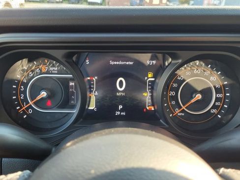 New 2025 Jeep Gladiator Rubicon w/ Convenience Group AWD/4WD image 24