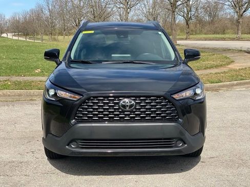 Used 2022 Toyota Corolla Cross LE FWD image 2