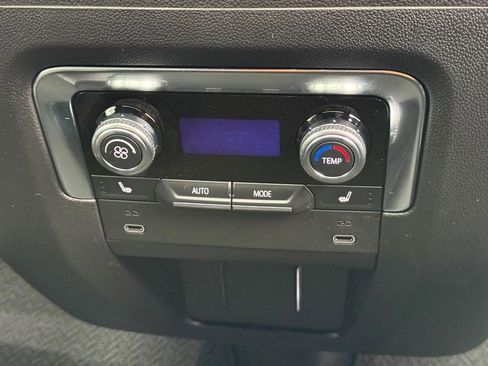 New 2026 GMC Yukon Denali w/ Sun & Power Step Package image 9