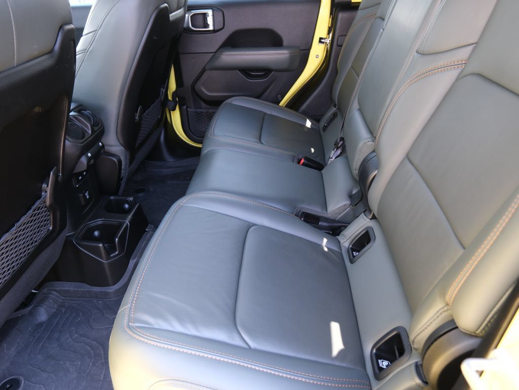 Used 2024 Jeep Gladiator Mojave AWD/4WD image 33