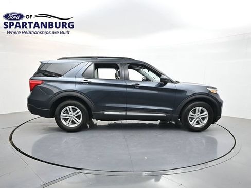 Used 2023 Ford Explorer XLT w/ Equipment Group 202A AWD/4WD image 8