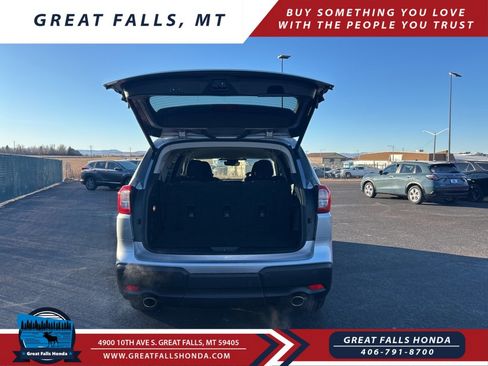Used 2024 Subaru Ascent Premium w/ Convenience Package image 8