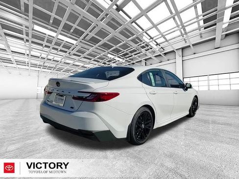 Used 2026 Toyota Camry SE image 3