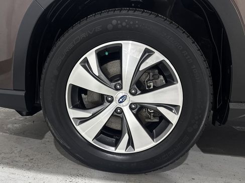 Used 2021 Subaru Ascent Premium w/ Convenience Package image 8