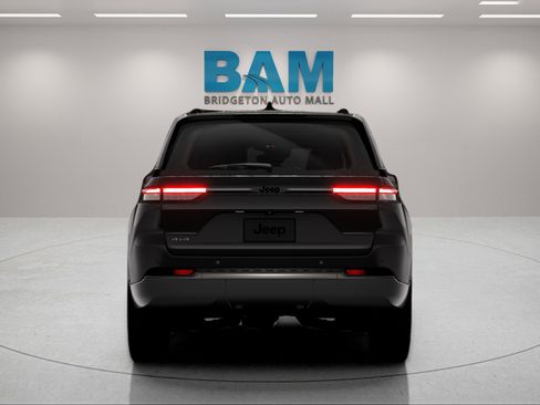 New 2026 Jeep Grand Cherokee Altitude image 8