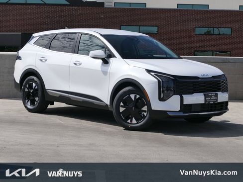 New 2026 Kia Sportage LX image 1
