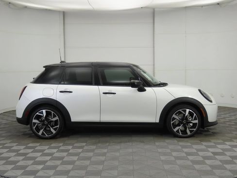 Used 2026 MINI Cooper 4-Door Hardtop FWD image 5