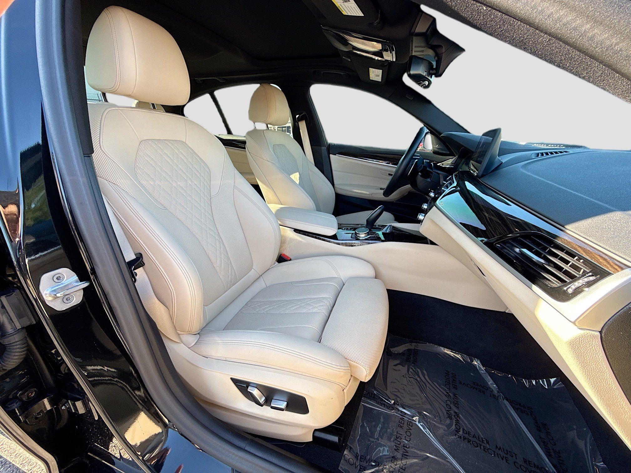 Used 2023 BMW 530i w/ Premium Package RWD image 16