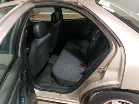 Used 2004 Chevrolet Cavalier Sedan w/ Preferred Equipment Group FWD image 24