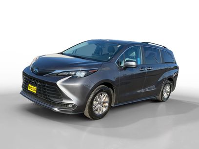 Used 2025 Toyota Sienna XLE