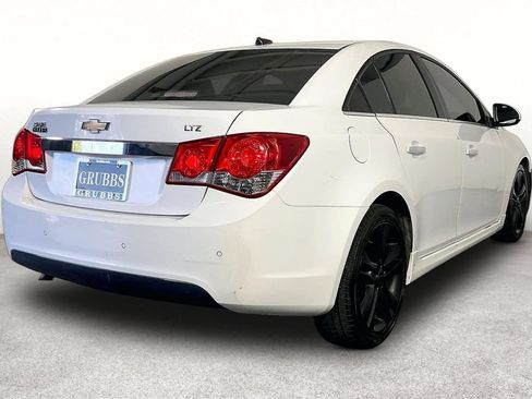 Used 2011 Chevrolet Cruze LTZ FWD image 2
