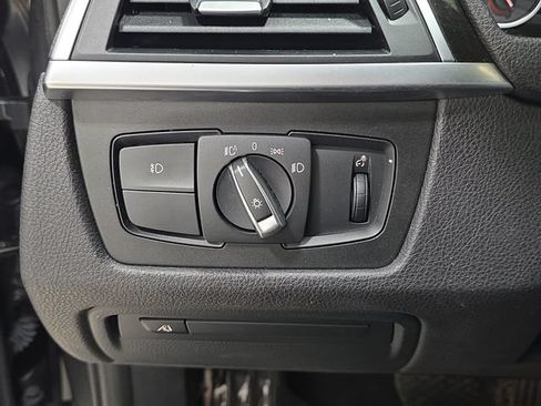 Used 2018 BMW 330i xDrive Sedan AWD/4WD image 25