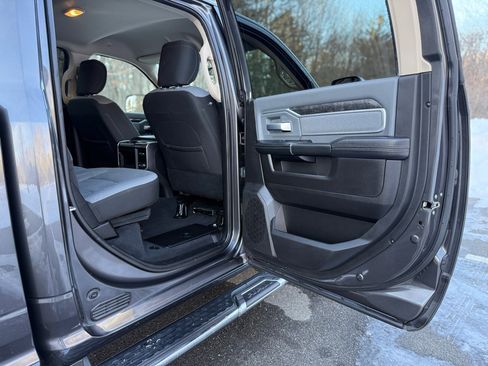 Used 2019 RAM 2500 Big Horn image 29