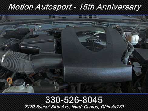 Used 2017 Toyota Tacoma SR5 AWD/4WD image 9